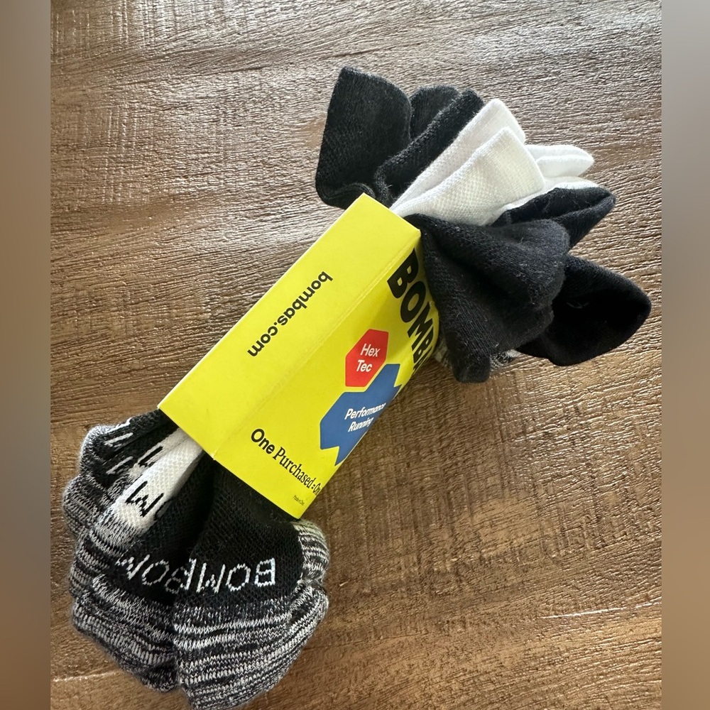 NEW 3-pack Bombas Performance Running Socks - White, Gray, Black